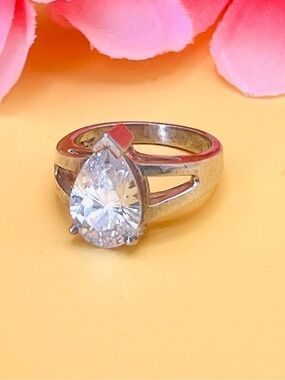 Silver Teardrop CZ Solitaire RingSize 5